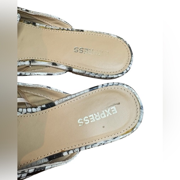 Express women’s snakeskin flat loafers size 6 preloved in excellent condition - Picture 2 of 6